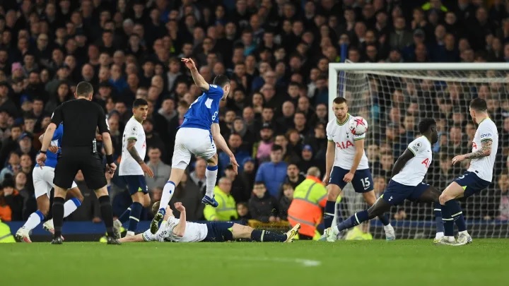 Tottenham đẩy Manchester United khỏi top 4 Premier League