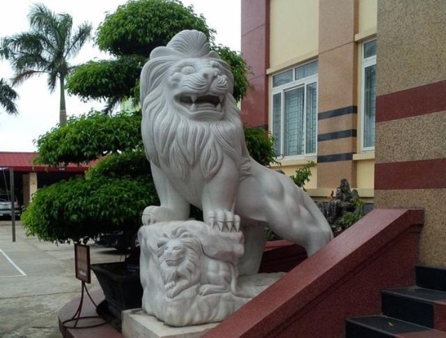 Tượng sư tử đá - Biểu tượng vững chắc của quyền lực và sức mạnh