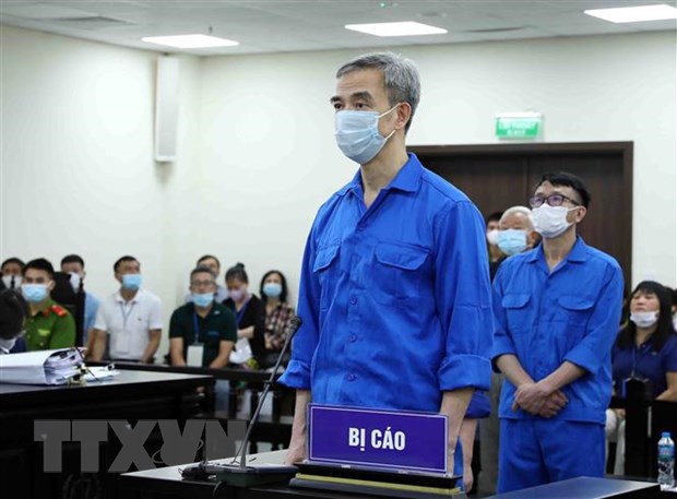 Nguyên Giám đốc Bệnh viện Tim Hà Nội Nguyễn Quang Tuấn bị phạt 3 năm tù