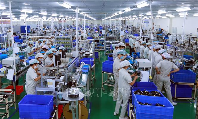 Sản xuất tại Công ty TNHH NMS Việt Nam (vốn đầu tư của Nhật Bản). Ảnh (tư liệu) minh họa: Danh Lam/TTXVN
