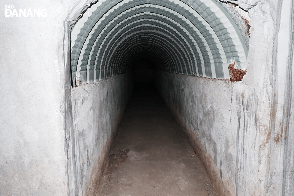 Between 1969 and 1975, the tunnel at Mr. Trung's family became a secret shelter for many leaders of the Party Committee of District No.3 such as Bay Chanh, Phan Ngoc Hoi, Dang Van Kha and Sau Trung.