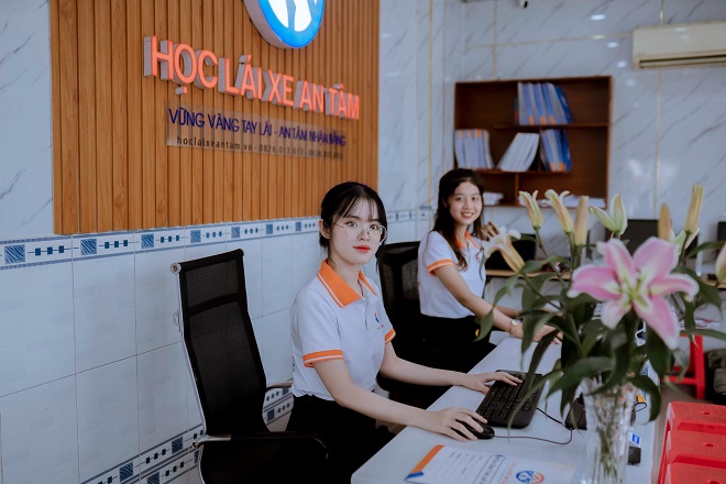 Văn phòng ghi danh Trung tâm Học lái xe An Tâm chi nhánh Thuận An, Bình Dương.