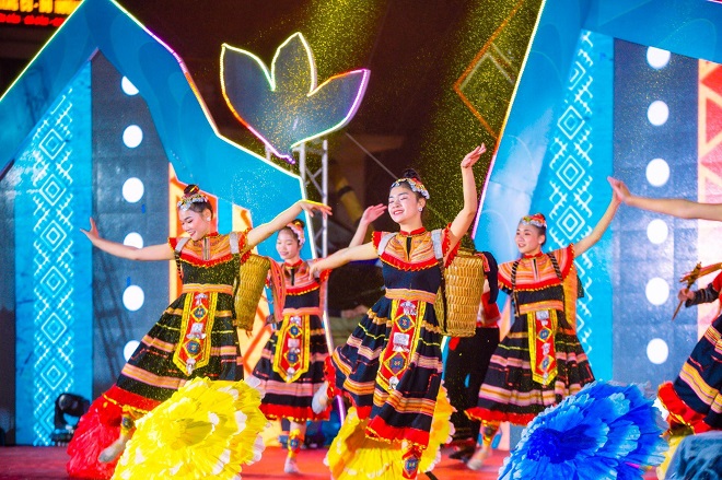 Ngày 22 và 23-4, Sa Pa tổ chức ngày hội văn hóa các dân tộc tại thị xã Sa Pa lần thứ 1, tái hiện không gian văn hóa của 5 dân tộc đang sinh sống trên địa bàn.