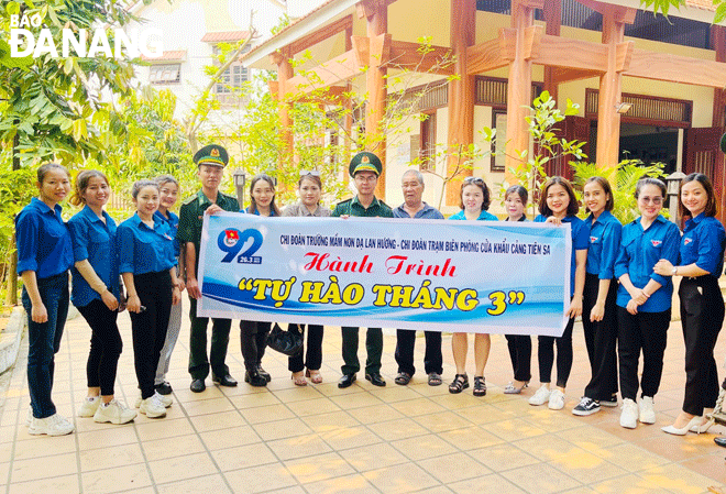 Youths of the Da Nang Border Guard High Command visiting Mother Nhu’s Memorial House. Photo: MY VAN