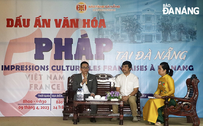 The talk show entitled ‘Imprints of French architectures in Da Nang’ saw the participation of Dr. Architect Le Minh Son, a lecturer of the Faculty of Architecture of the Da Nang University of Science and Technology, and Dr. Architect Dinh Nam Duc, a lecturer of the Faculty of Civil Engineering of the Da Nang University of Technical Education.