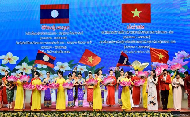 A cultural and artistic exchange programme to celebrate the Vietnam-Laos, Laos-Vietnam Solidarity and Friendship Year 2022. (Photo: VNA) 