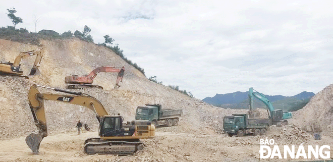  The building of the western ring road 2 is underway. Photo: THANH LAN