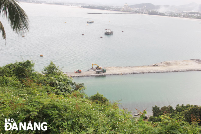 The construction of the Lien Chieu Port aims to realize the goal defined in the Politburo’s Resolution 43 to develop Da Nang into a logistics hub and a seaport city. Photo: BINH PHU