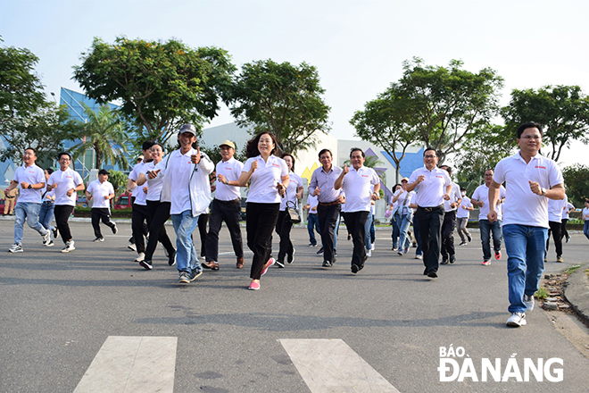 City leaders and members of the organising board ran in response to the sports event