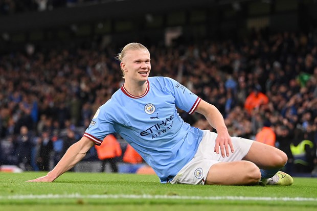 Haaland ghi bàn thắng lịch sử, đưa Man City trở lại ngôi đầu