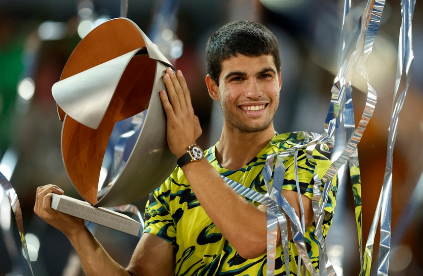 Carlos Alcaraz bảo vệ thành công chức vô địch Madrid Open, tiến sát ngôi số 1 thế giới