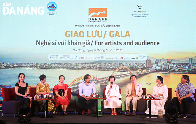 Khán giả Đà Nẵng hào hứng giao lưu với các nghệ sĩ điện ảnh