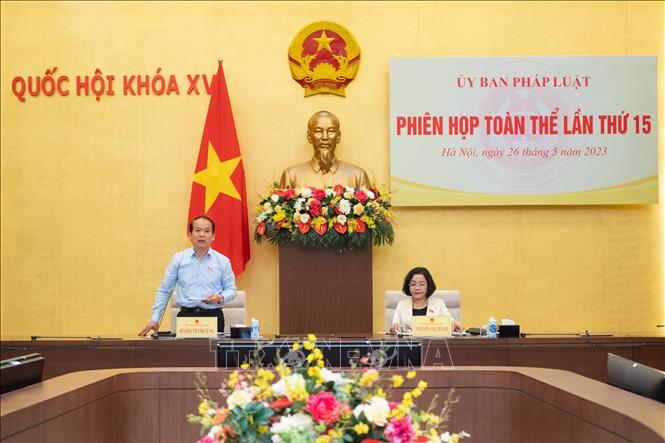 Thẩm tra dự thảo Nghị quyết của Quốc hội về việc lấy phiếu tín nhiệm, bỏ phiếu tín nhiệm