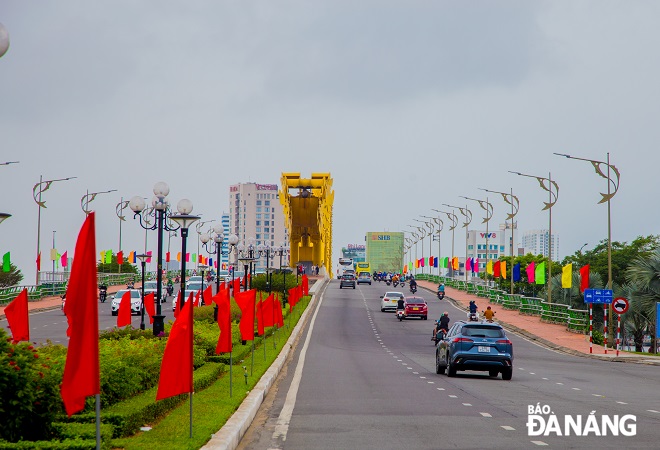 The Rong (Dragon) Bridge is beautifully decorated 