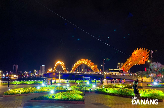  The flower street contributes to making the city more colourful during this year’s Da Nang summer tourist season.