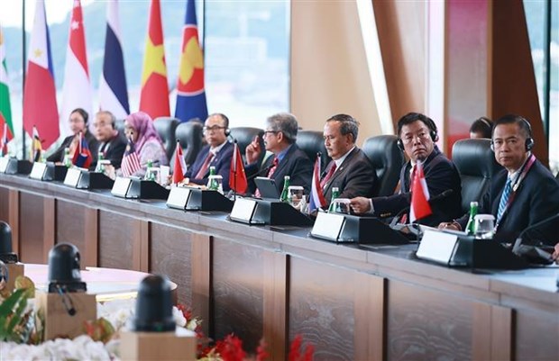 Prime Minister Pham Minh Chinh attends the dialogue session between ASEAN leaders and representatives of the High-Level Task Force on ASEAN Community's Post-2025 Vision (Photo: VNA)
