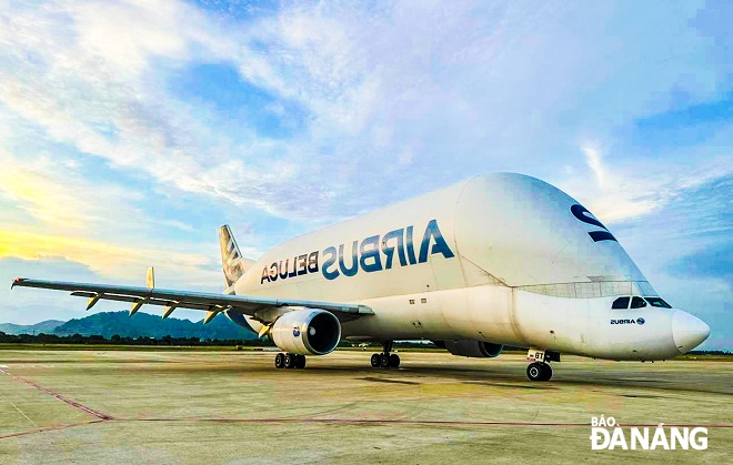 The Beluga plane first landed in Da Nang on May 9 and then left another place after 14 hours of 'taking a rest'. On the morning of May 10, the plane once again landed at Da Nang International Airport and left again at around 4:00 pm on the same day.
