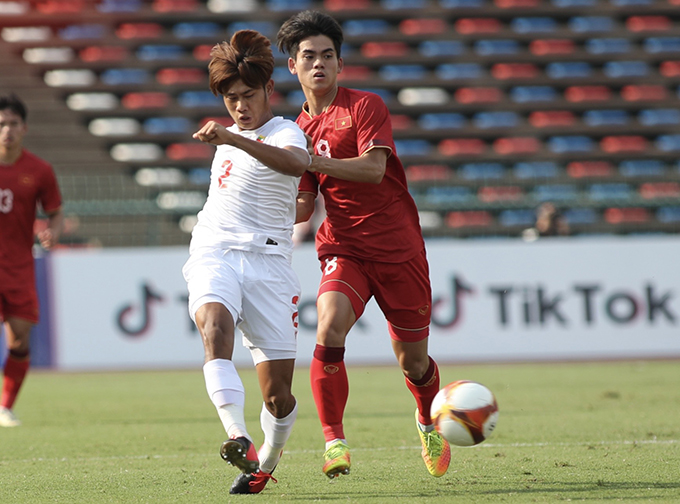 Thắng U22 Myanmar 3-1, U22 Việt Nam (áo đỏ) giành huy chương đồng SEA Games 32. Ảnh: bongdaplus	