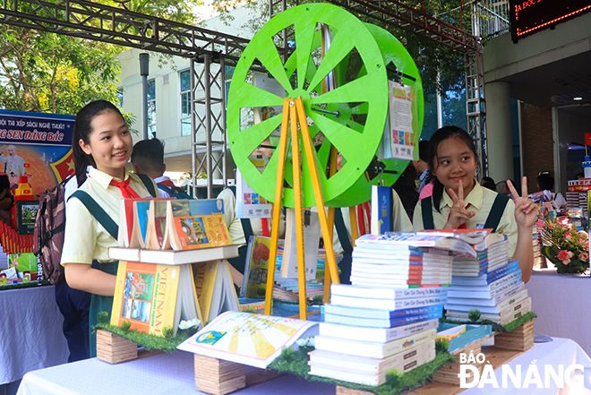 With many unique book-related activities, the Da Nang Reading Culture Day 2023 is a useful playground forpupils and students to spread the love of books in the community. Photo: X.D