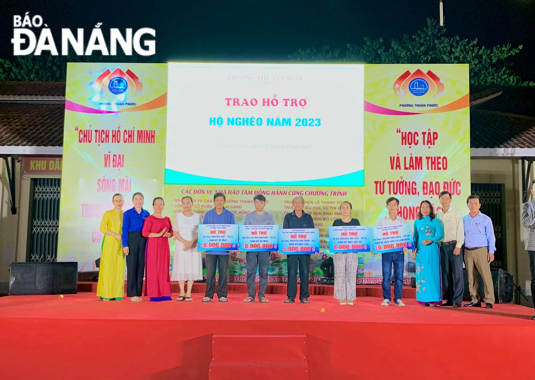 Chương trình “Nghĩa tình Thuận Phước” lần thứ 14 năm 2023 trao trao sinh kế cho 5 hộ dân có hoàn cảnh khó khăn với tổng số tiền 43 triệu đồng. Ảnh: N.Q