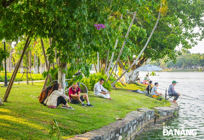 The March 29 Park is also an ideal place to relax and have a picnic to avoid the intense heat.