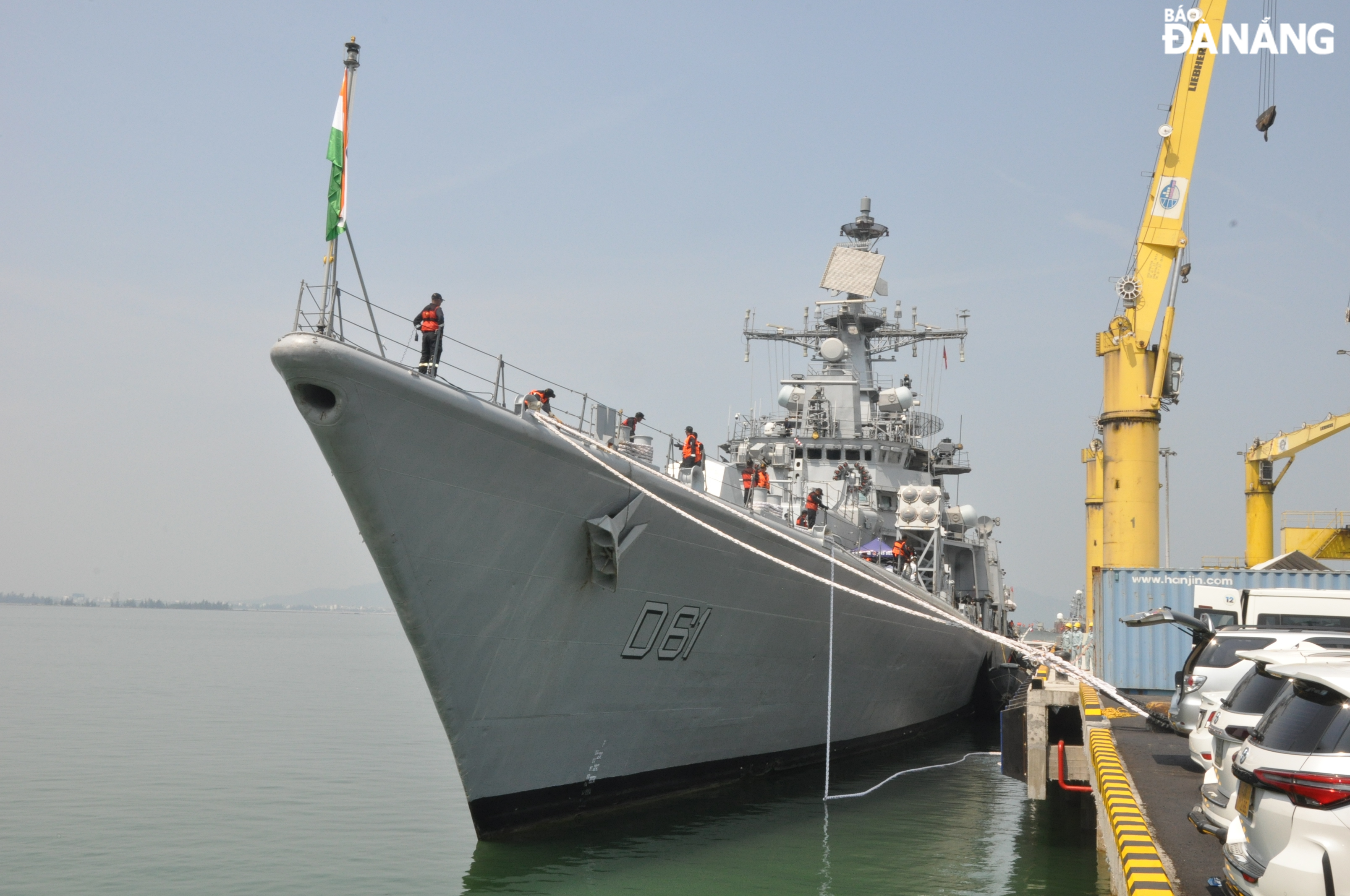 The guided missile destroyer INS DELHI docked at the Tien Sa Port. Photo: LE HUNG