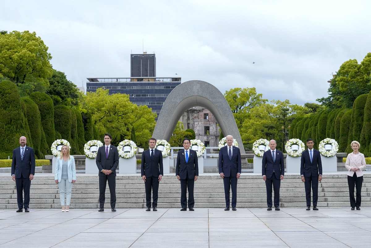 Lãnh đạo các nước thành viên G7 thăm Bảo tàng tưởng niệm hòa bình Hiroshima (Nhật Bản) ngày 19-5. Ảnh: AP