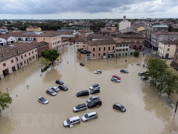 Cảnh ngập lụt sau những trận mưa lớn tại Lugo, Emilia-Romagna, Italy, ngày 18-5-2023. (Ảnh: AFP/TTXVN)