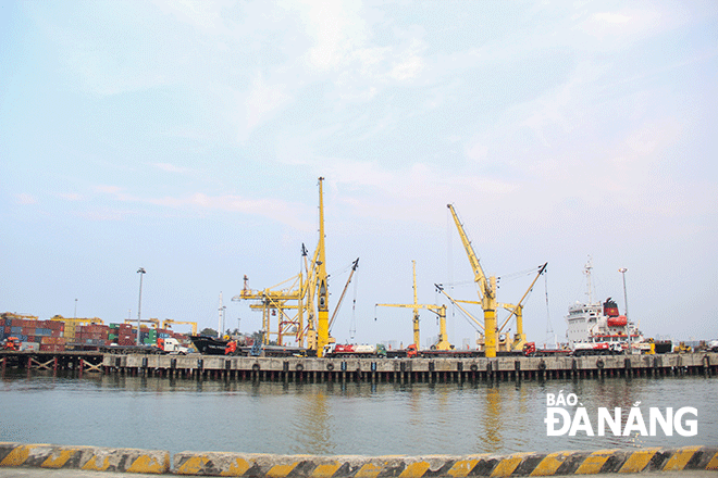  The wharf system is seen at the Da Nang Port. Photo: DNO