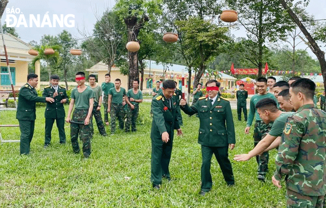 Đoàn cơ sở Trung đoàn 971 thường xuyên tổ chức các hoạt động vui chơi giải trí, nâng cao đời sống văn hóa tinh thần cho chiến sĩ. Ảnh: H.H