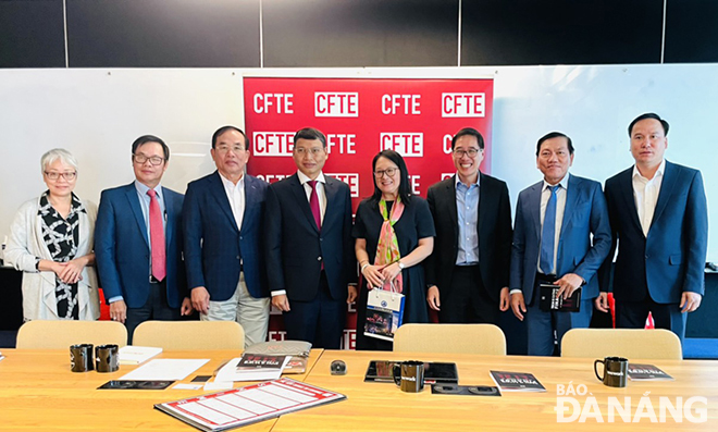 The delegation of Da Nang and leaders of the Centre for Finance, Technology and Entrepreneurship (CFTE)