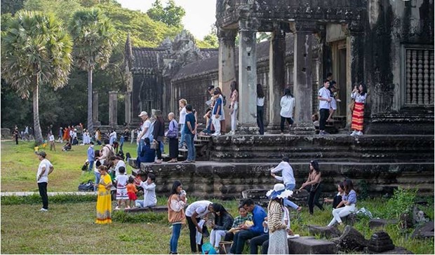 The number of international tourist arrivals to Cambodia skyrocket. (Photo: khmertimeskh.com)