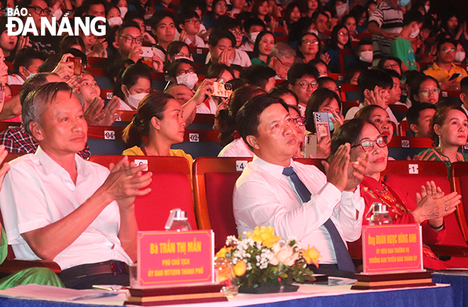 Da Nang Party Committee  Deputy Secretary Luong Nguyen Minh Triet and other delegates attending the programme Photo: X.D