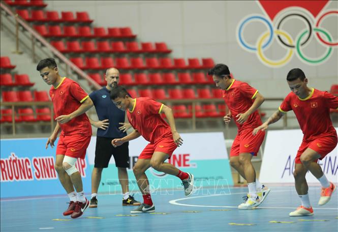 Một buổi tập luyện của đội tuyển Futsal nam Việt Nam. Ảnh tư liệu: Thanh Tùng/TTXVN