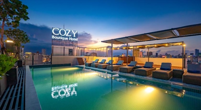 A rooftop swimming pool at Cozy Danang Boutique Hotel in Da Nang City. Photo courtesy of the hotel