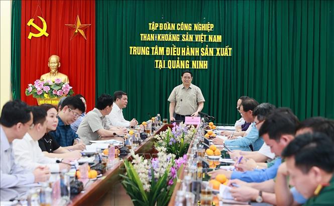 Thủ tướng Phạm Minh Chính kiểm tra tình hình sản xuất, cung ứng điện và khai thác, cung cấp than cho sản xuất điện