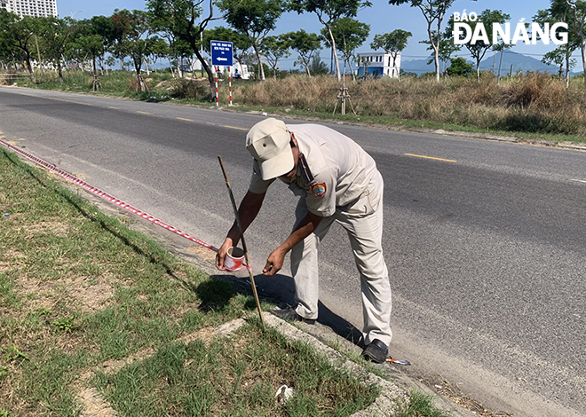 Lực lượng của phường Nại Hiên Đông ra quân trước giờ bắt đầu đêm khai mạc DIFF 2023.