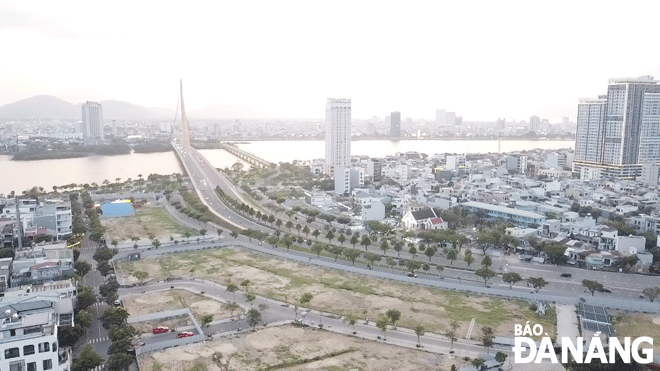 A view of the construction site of the Sun Cosmo Residence Da Nang luxury real estate complex project. Photo: HOANG HIEP