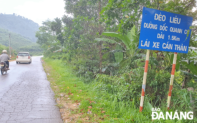 Đoạn đường dốc quanh co dài 1,5km trên đèo Liêu. Ảnh: V.T.L