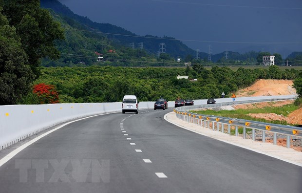 Tuyến đường bộ cao tốc Nha Trang-Cam Lâm dài 49,11km chính thức khánh thành. (Ảnh: Dương Giang/TTXVN)
