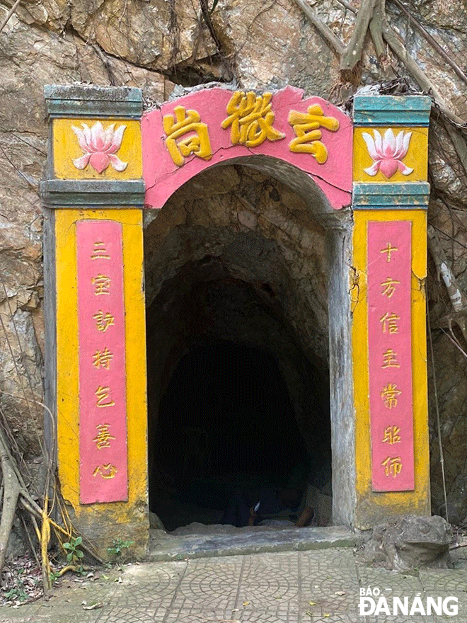 The entrance to the Huyen Vi Cave.Photo: H.L
