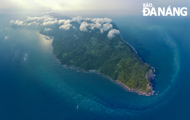 The Son Tra Peninsula  viewed from above. Photo: Huynh Van Truyen