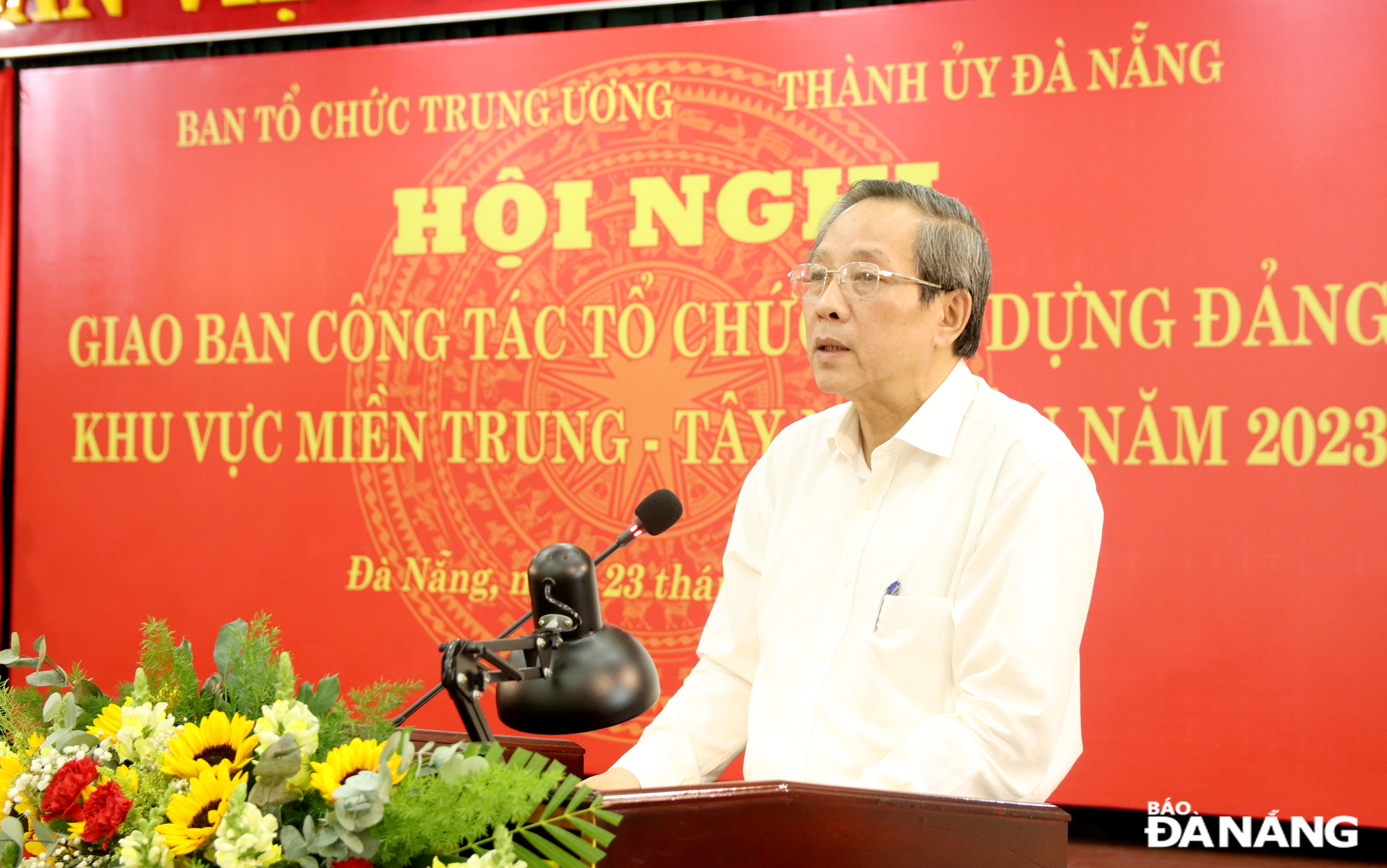 Phó Trưởng Ban Tổ chức Trung ương Hoàng Đăng Quang phát biểu khai mạc hội nghị. Ảnh: TRỌNG HUY