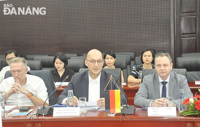 Chairman of GBA in Viet Nam Elmar Dutt (centre) speaking at the seminar. Photo: THANH LAN