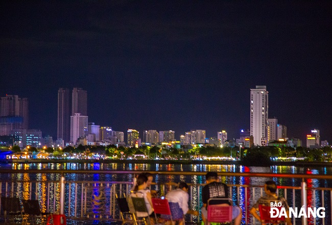 Many hotels in Da Nang turn off their outdoor decorative lights to save energy during the hot weather and the whole year of 2023.