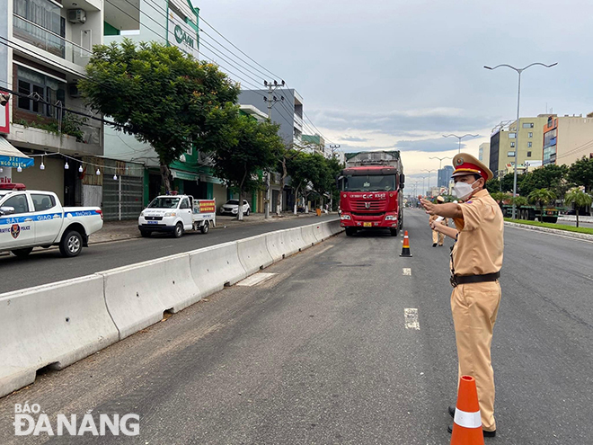 Đà Nẵng lên phương án cấm đường, cấm xe nhằm bảo đảm an ninh trật tự, an toàn giao thông trong thời gian diễn ra hội nghị của Bộ Công an và kỳ thi tốt nghiệp THPT quốc gia 2023 vào cuối tháng 6. Ảnh: THÀNH LÂN