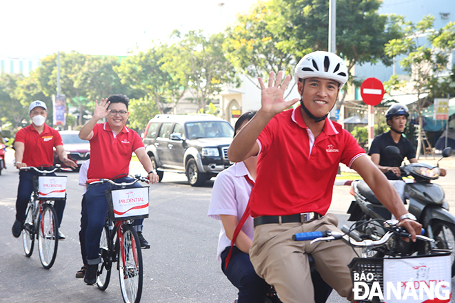 Cycling along streets to raise public awareness about traffic safety, June 2, 2023. Photo: X.D