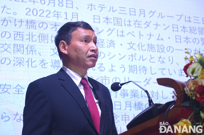 Vice Chairman of the Da Nang People's Committee Ho Ky Minh speaking at the banquet. Photo: HOANG HIEP