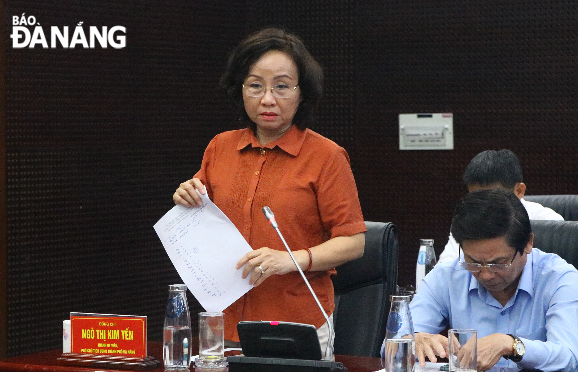 Vice Chairwoman of the Da Nang People's Committee Ngo Thi Kim Yen highly appreciated the organisation and coordination of relevant units over the 4 competition nights of DIFF 2023. Photo: VAN HOANG