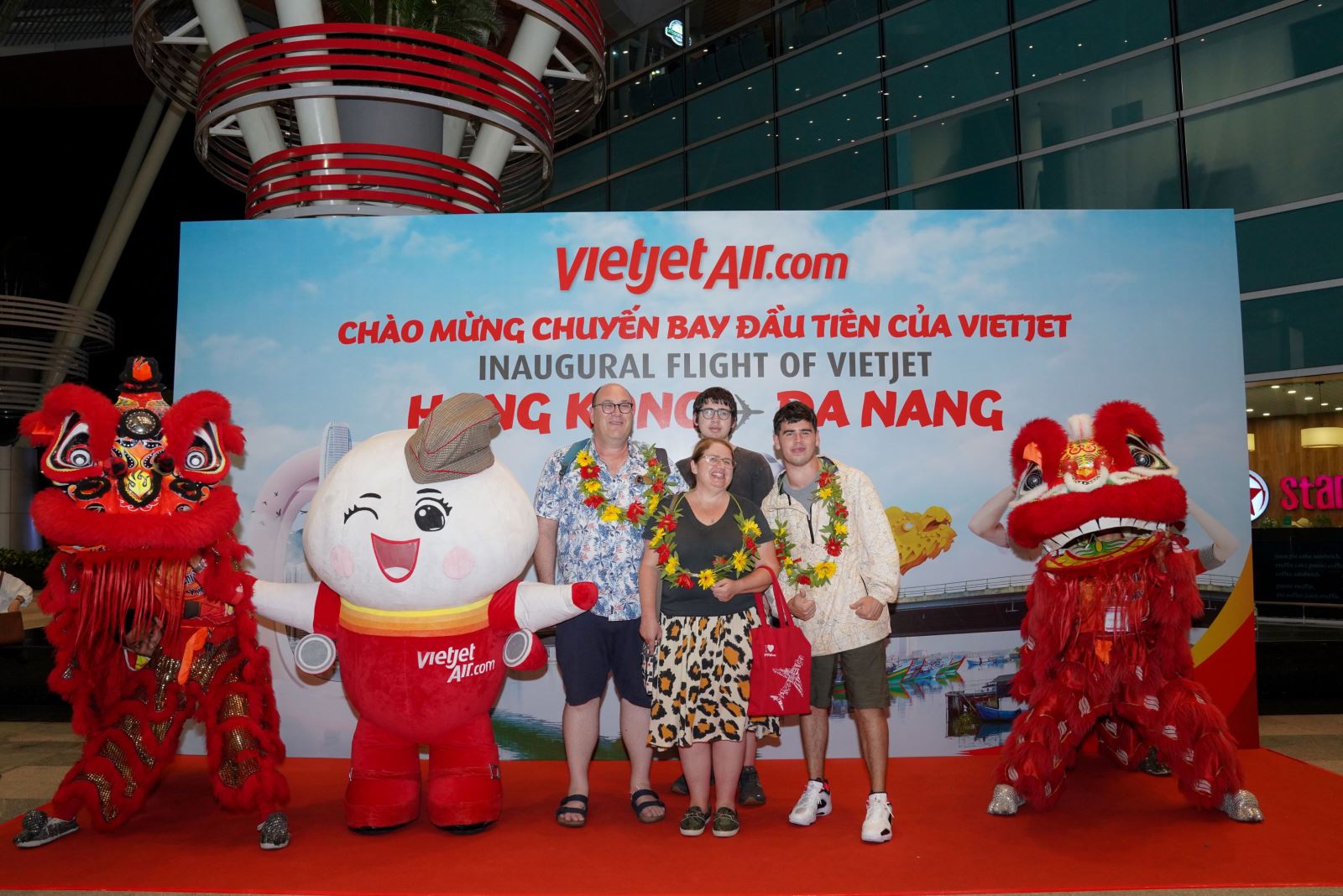 Vietjet Air has officially reopened direct routes connecting Da Nang and Phu Quoc with Hong Kong (China) to meet the needs of people and tourists